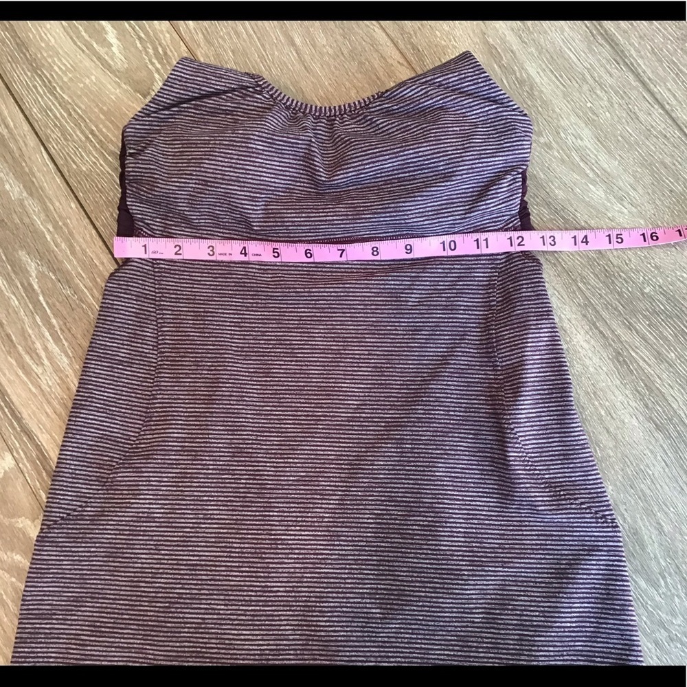 Lululemon racer back top w/ built in bra - Picture 7 of 8